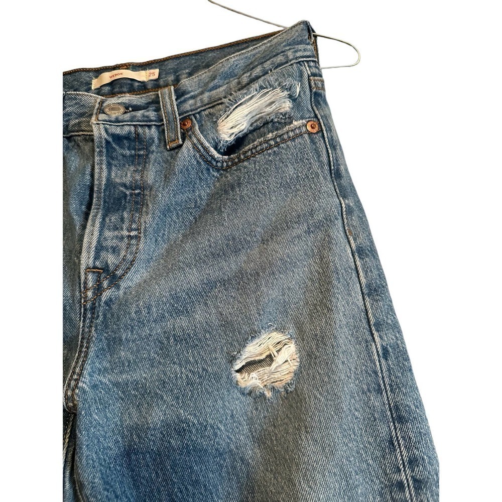 Levi’s  Distressed Wedgie Jeans - Picture 3 of 7